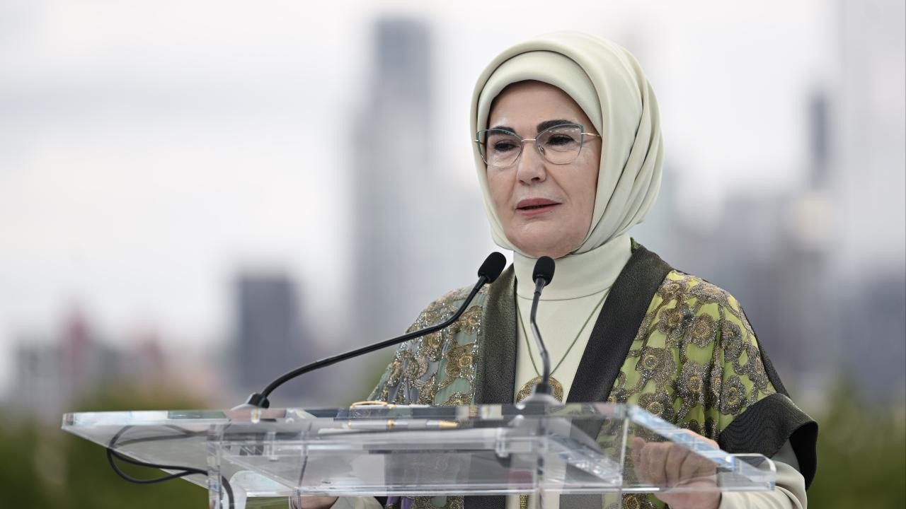 Emine Erdoğan: Kadın; adaletiyle medeniyeti şekillendiren, gücüyle yarınları kurandır