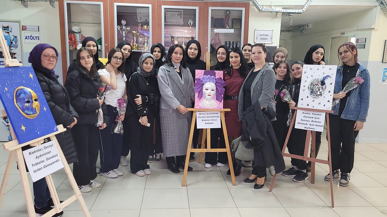 Beyşehir’de kadın maskeleriyle farkındalık sergisi