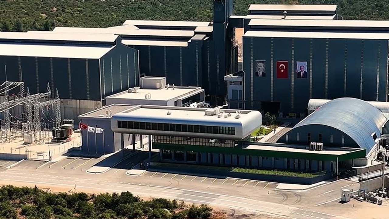 Fabrikada makinenin içine düşen mühendis öldü