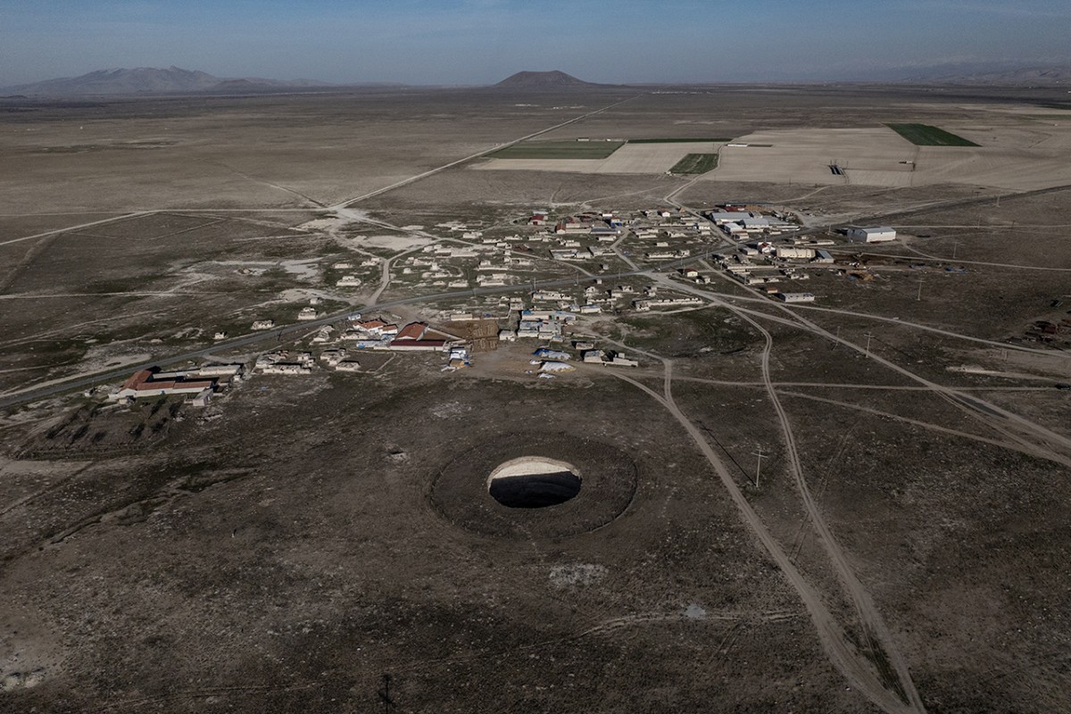 İklim krizinin tarım arazilerini ve yerleşim yerlerini tehdit eden sesi obruklar