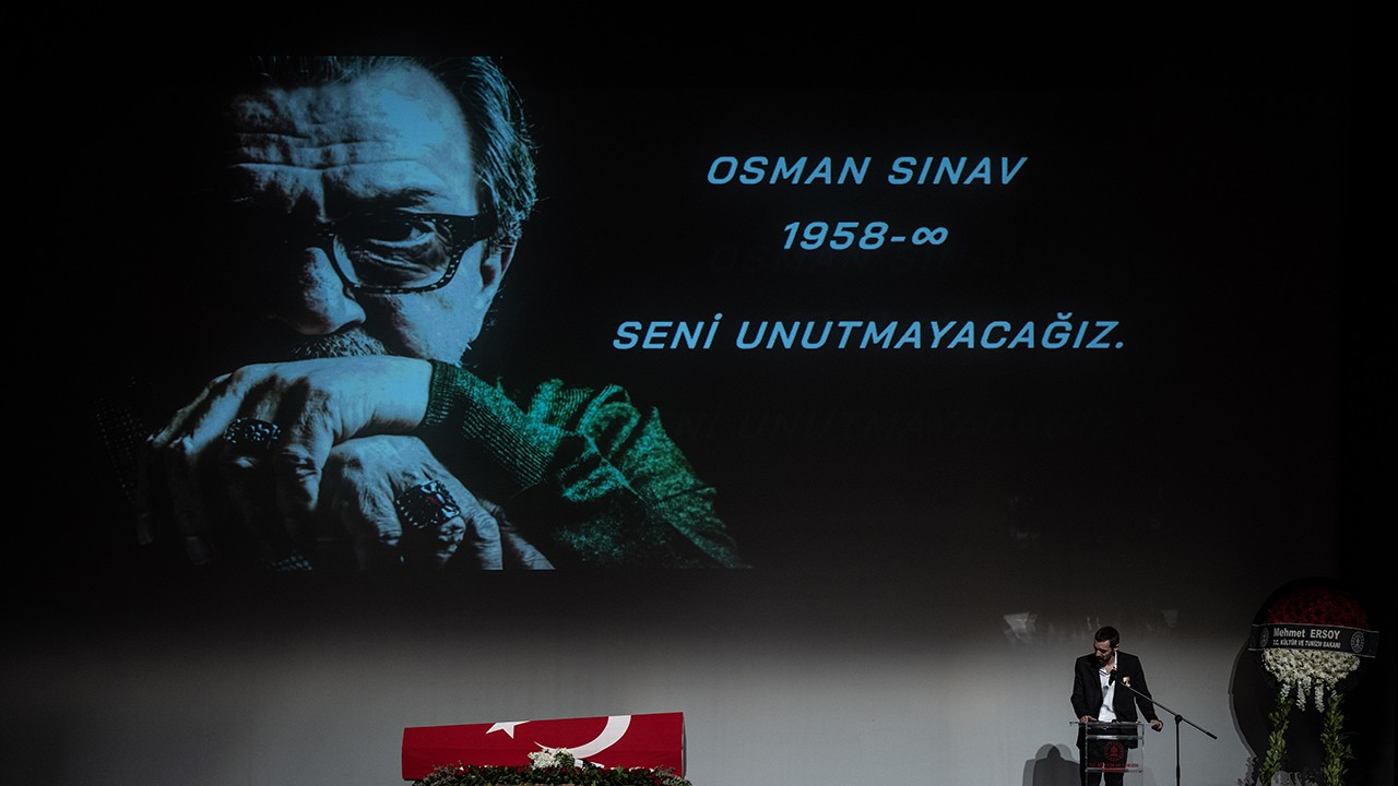 Ünlü yönetmen ve yapımcı Osman Sınav'a veda