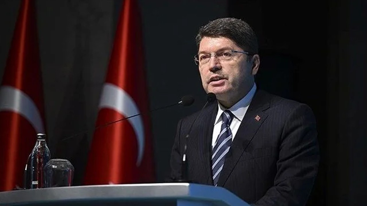 Bakan Tunç: Dosyalarını soralım gazeteci tutuklanmasını kimse istemez