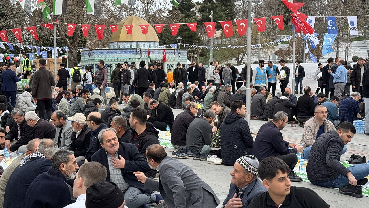 Konya'da "Gazze İçin Ümmet İftarı" programı düzenlendi