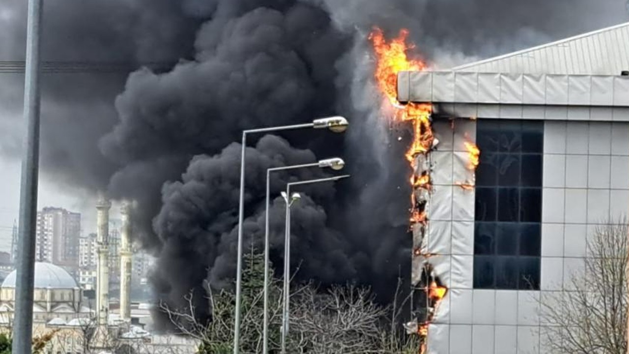 Sanayi sitesinde yangın! Müdahale sürüyor