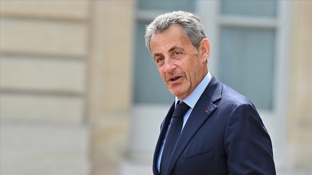 Eski Fransa Cumhurbaşkanı Sarkozy hakkında 7 yıl hapis cezası istendi
