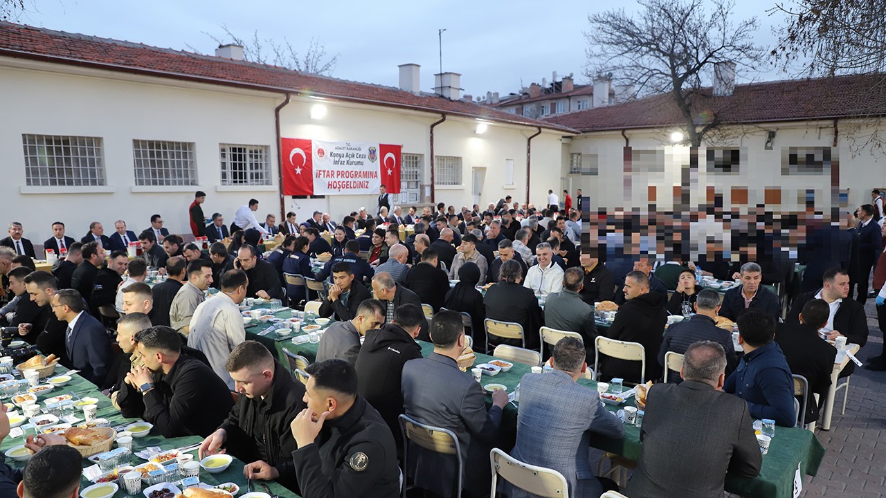 Konya Açık Ceza İnfaz Kurumu'nda iftar: Eğitim, kültürel, dini ve sportif faaliyetlere dikkat çekildi