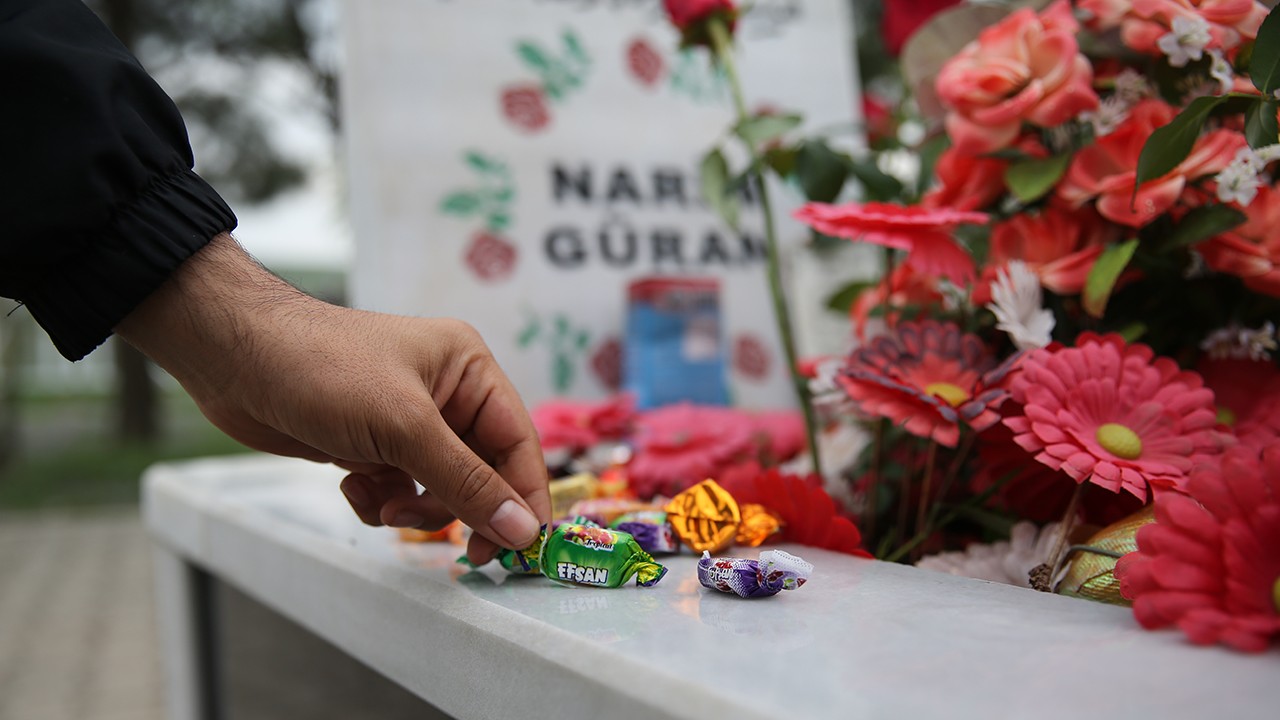 Narin Güran bayramın ilk gününde de unutulmadı