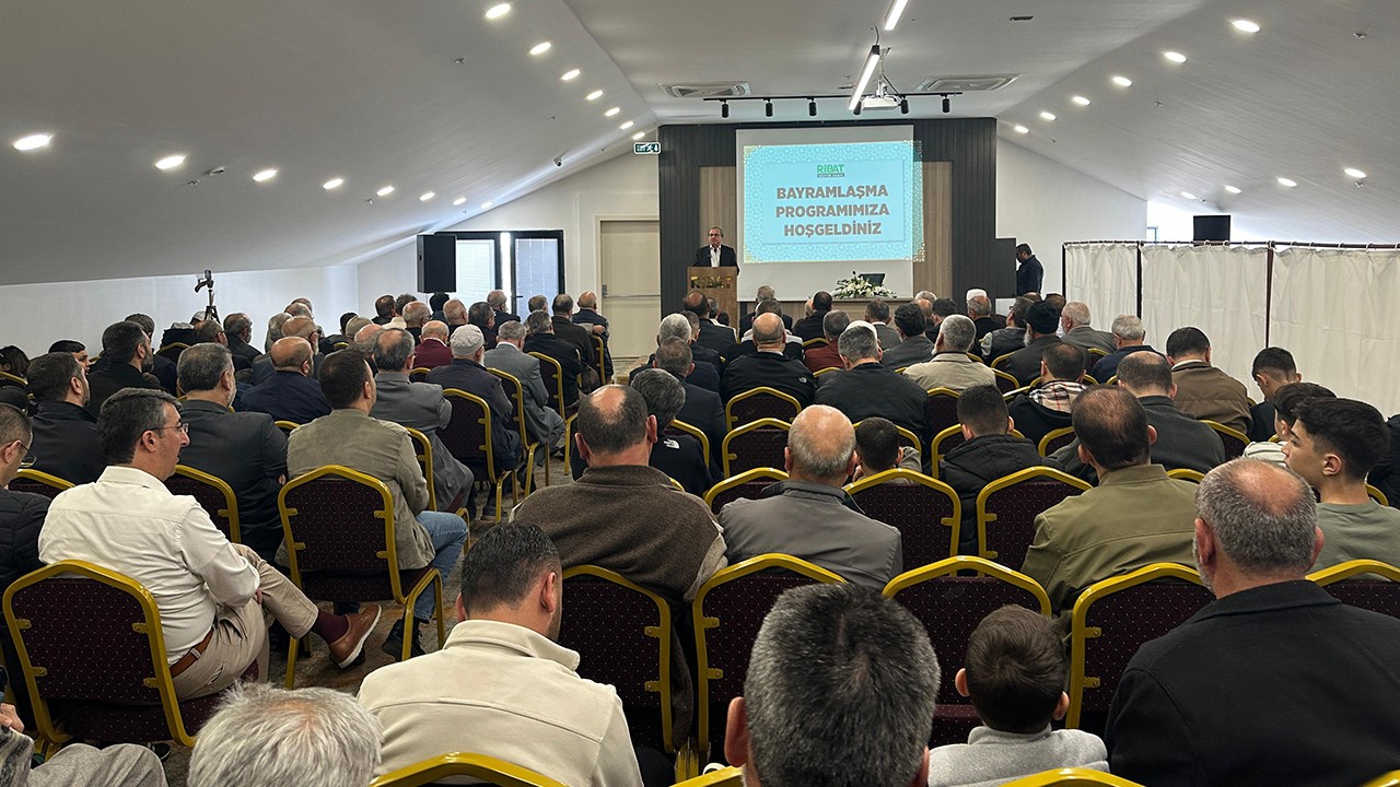 Yeni binada ilk bayramlaşma: Ribat Eğitim Vakfı'nda birlik ve beraberlik