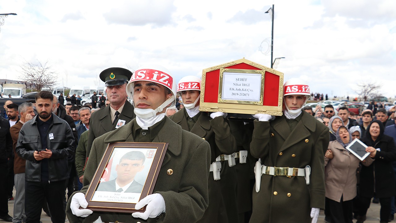 Şehit Astsubay Kıdemli Çavuş Nihat İrgi son yolculuğuna uğurlandı
