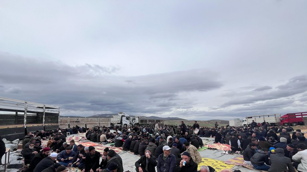 Konya'nın 2 ilçesinde çiftçiler yağmur duasına çıktı