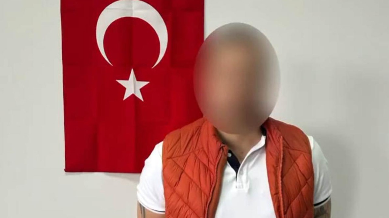 Kırmızı bültenle aranan 8 şüpheli Türkiye'ye getirildi