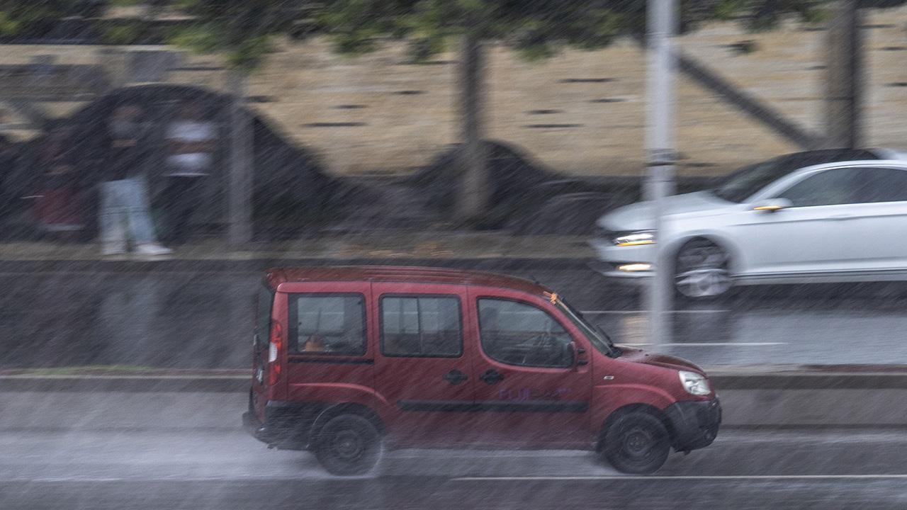 Yağışlı hava hafta sonunda da sürecek mi? İşte tahminler...