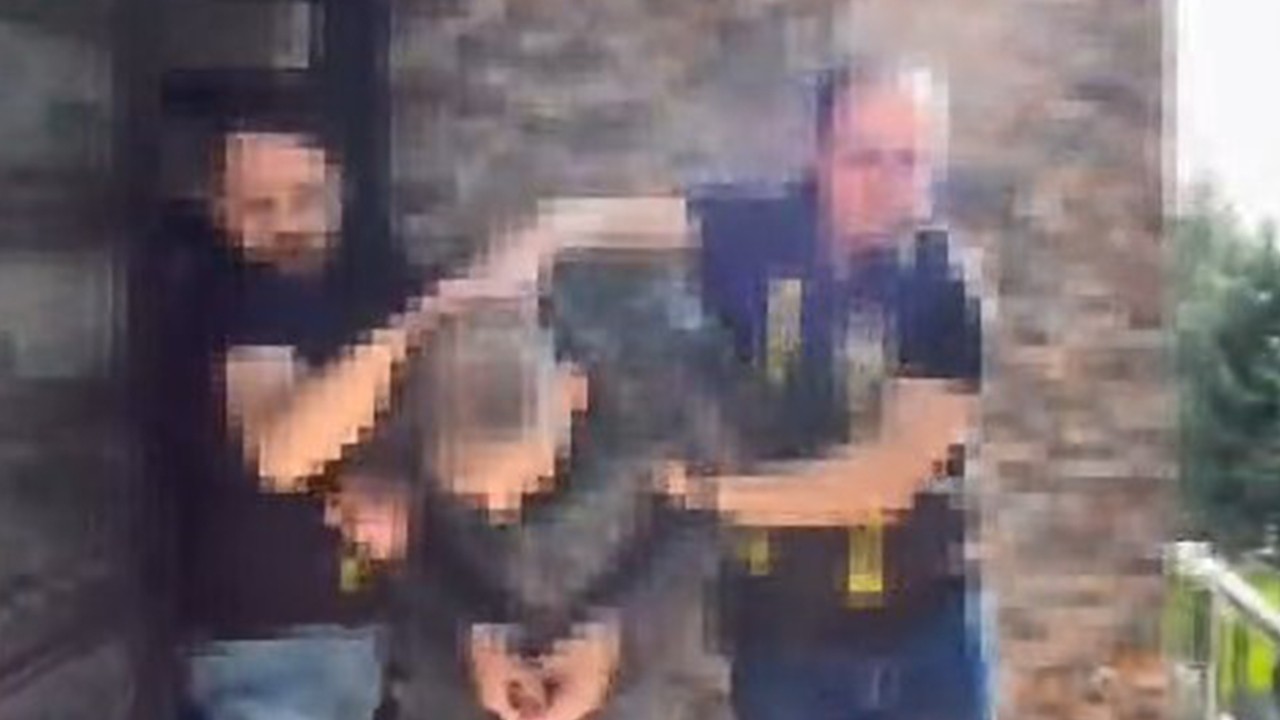 Taksi şoförü tartıştığı kadını darbetti