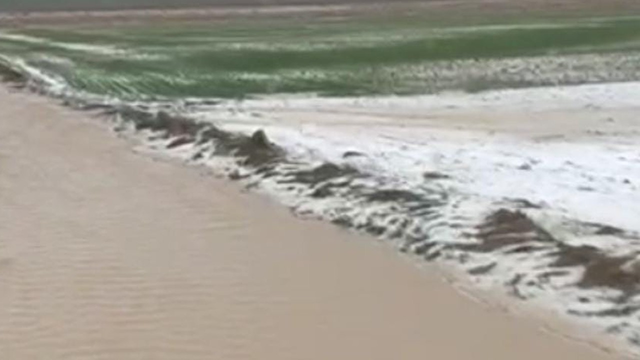 Kulu'da şiddetli yağış sele dönüştü, tarım arazileri ve yollar sular altında kaldı