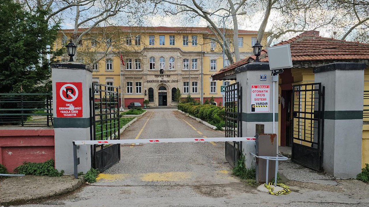 14 yaşındaki Gülden, bıçaklanarak öldürülmüş halde okul bahçesinde bulundu