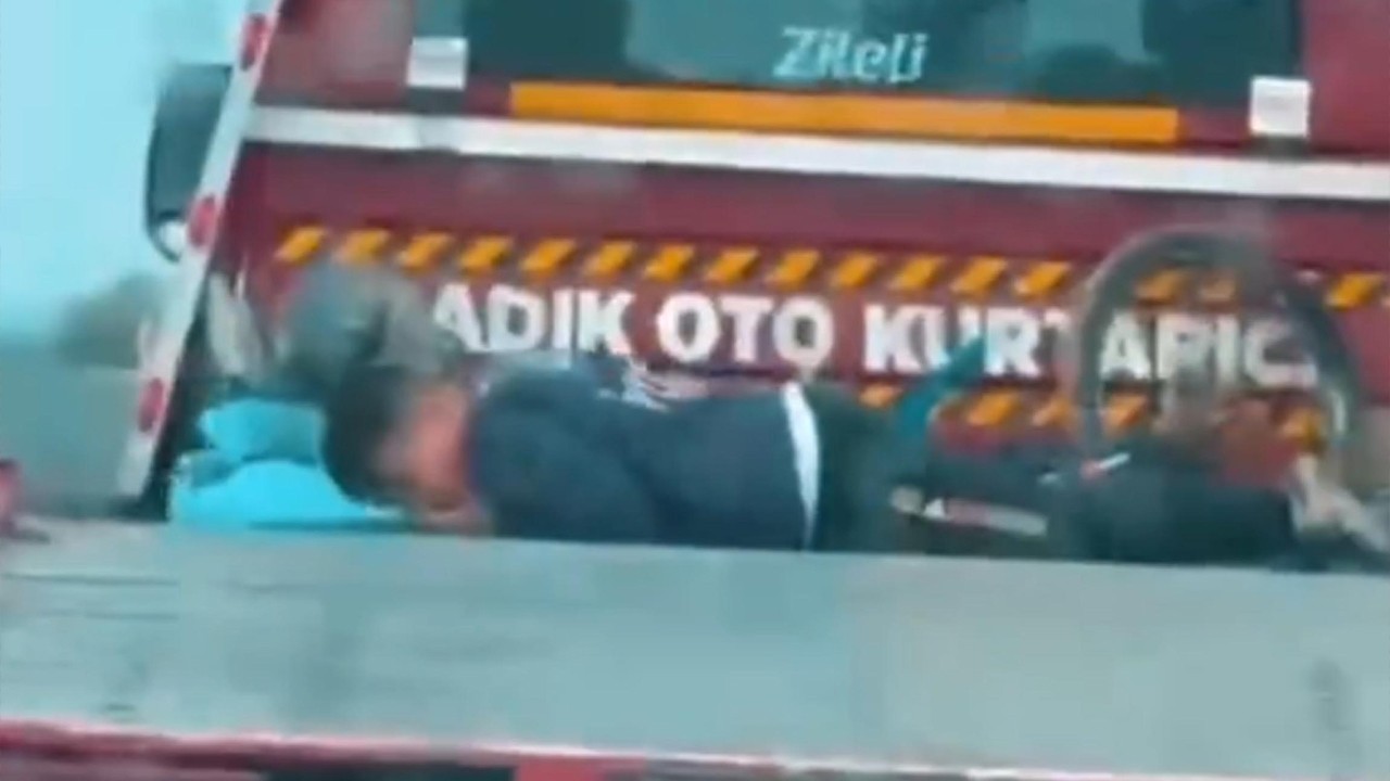 Çekicinin kasasında çocuk taşıyan sürücüye 9 bin 456 lira ceza