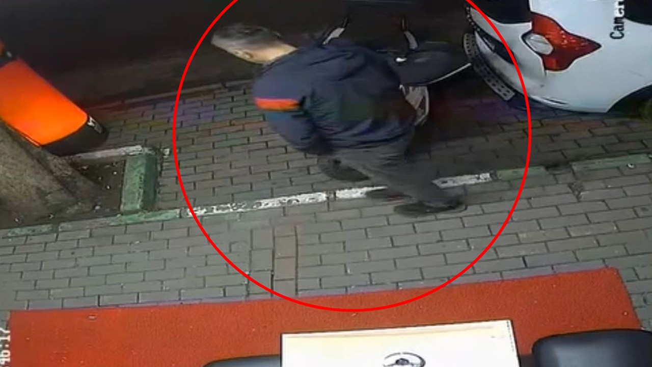 Marketten çıkan yayaya skuter çarptı