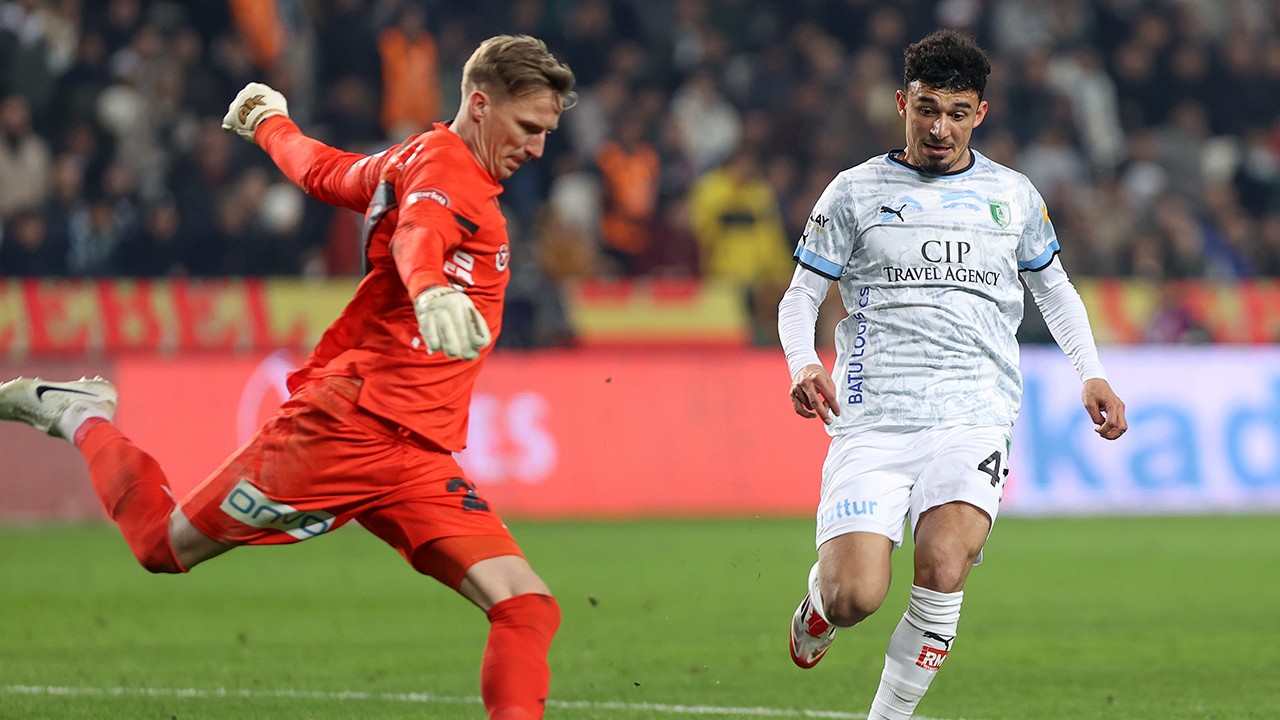 Konyaspor kalesinde rekabet alevleniyor: Slowik geri döndü, Ertaş formda!