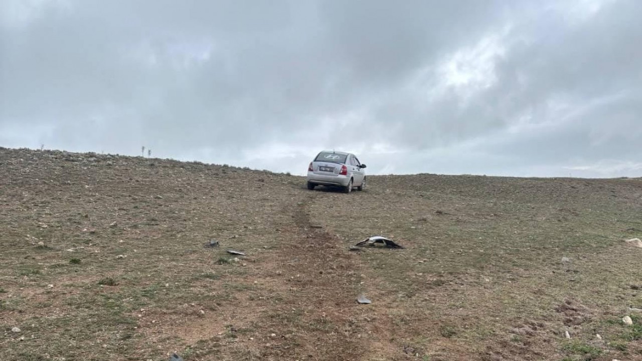 Kulu'da kontrolden çıkan otomobil boş araziye girdi: 1 yaralı