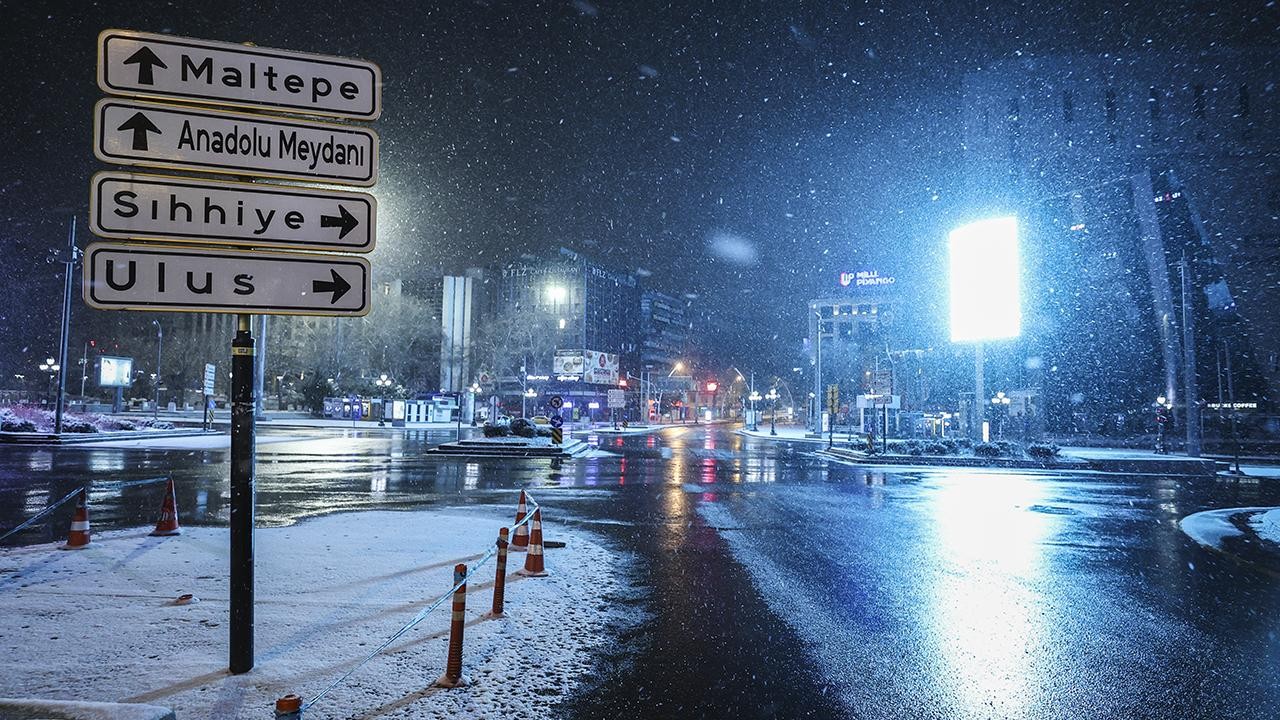 Ankara'ya kar geliyor