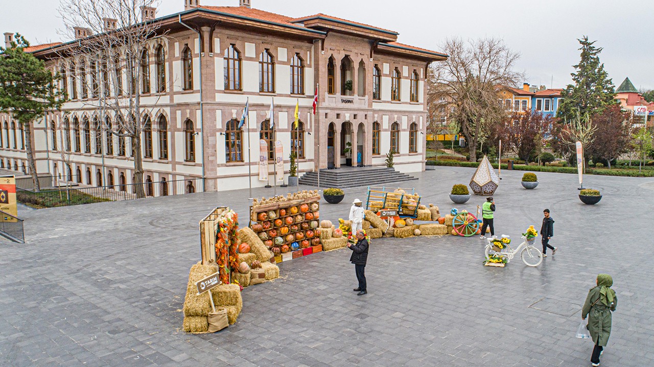 Konya Büyükşehir’in tarım temalı özel tasarım alanları ilgi çekiyor