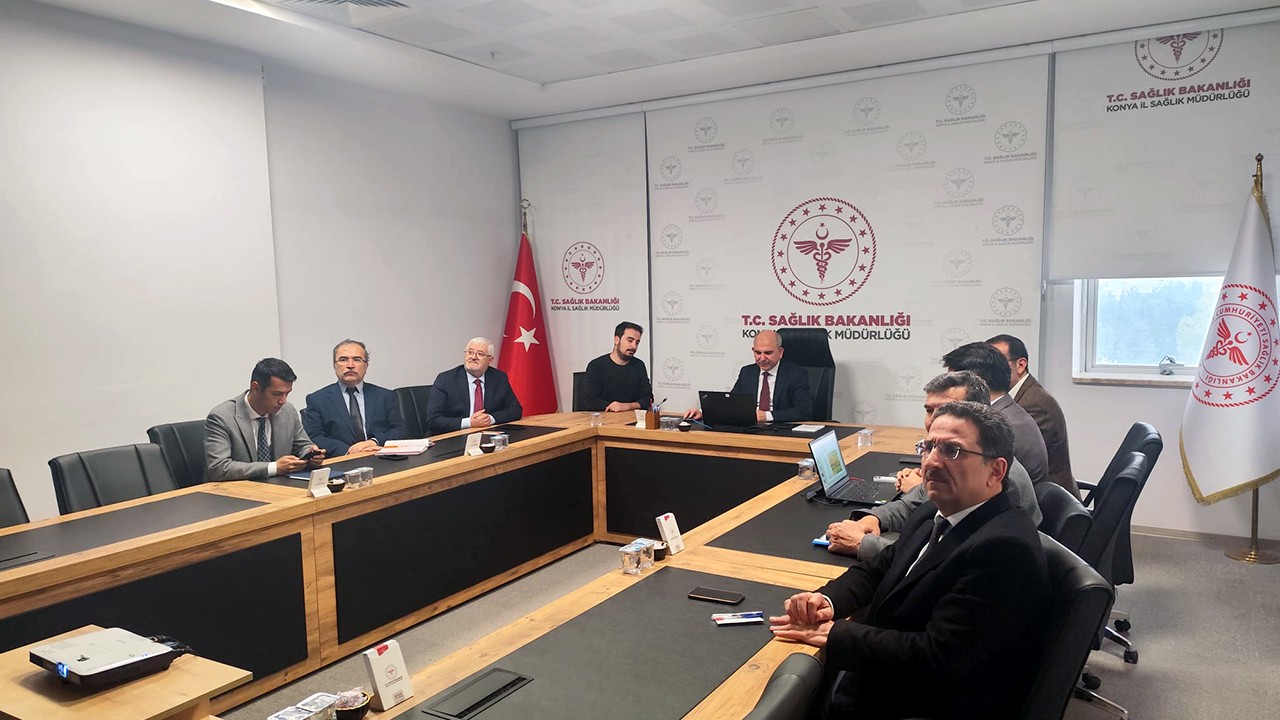 Konya İl Sağlık Müdürü Koç, yeni sağlık politikaları için başhekim ve müdürlerle buluştu