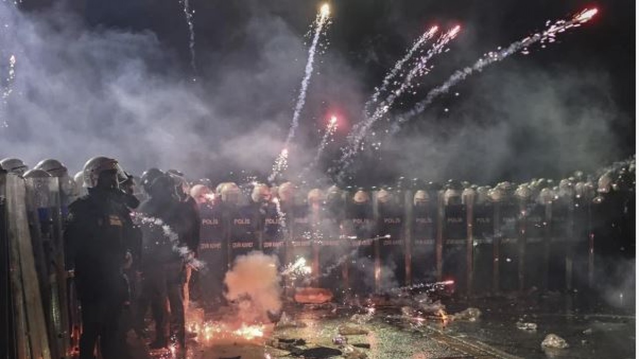 Saraçhane'de izinsiz gösteri yapan ve tutuklanan 102 kişiye tahliye