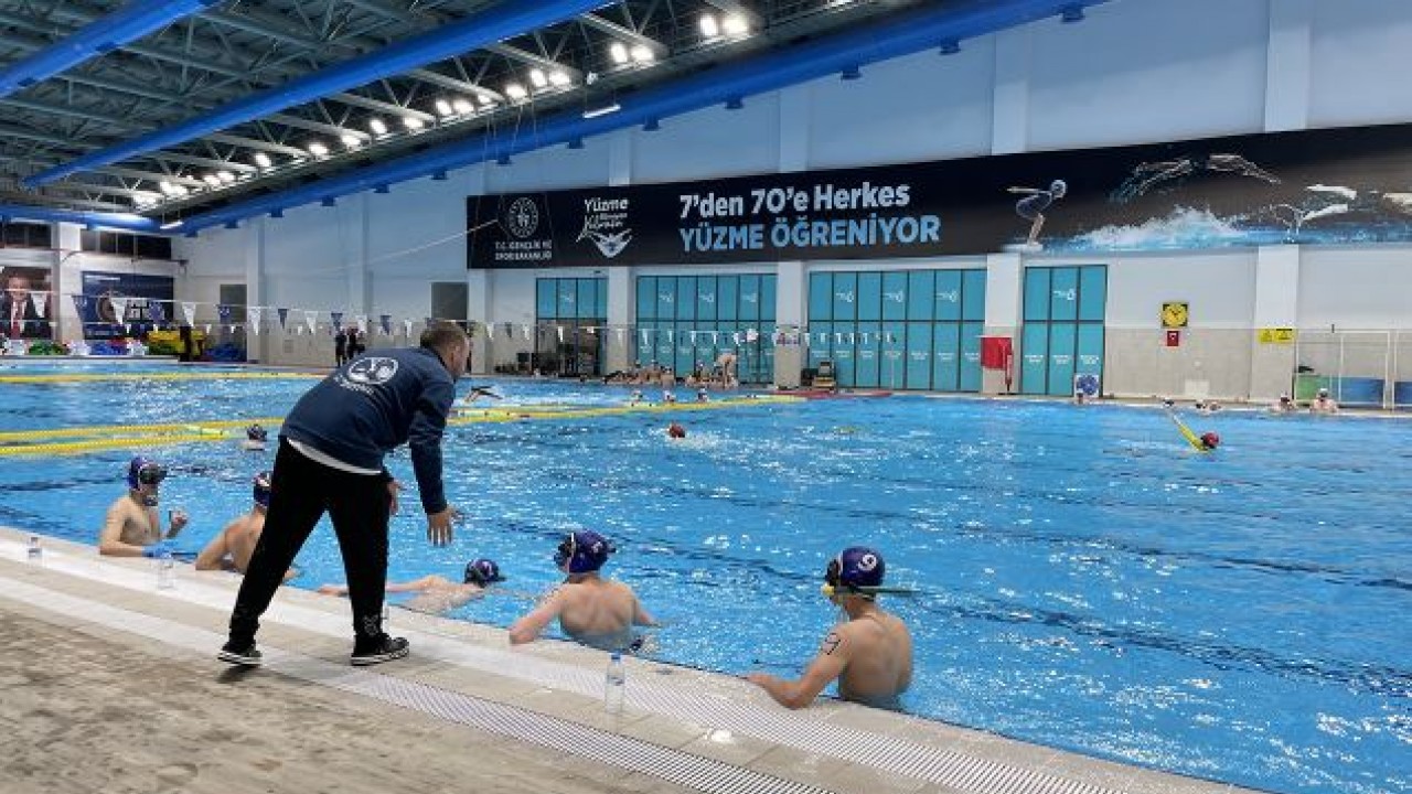 Konya'da Sualtı Hokeyi 24 Yaş Altı, 17 Yaş ve Altı Türkiye Şampiyonası başladı