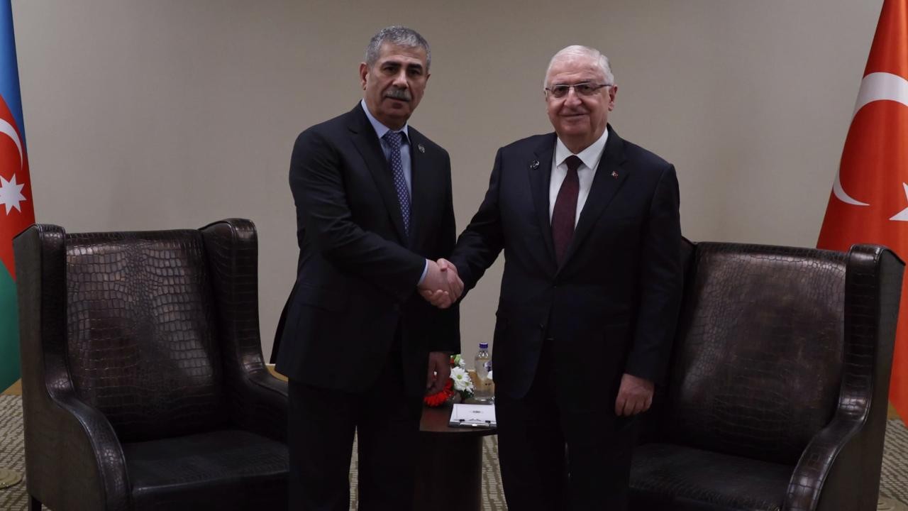 Bakan Güler, Azerbaycanlı mevkidaşı Hasanov ile görüştü