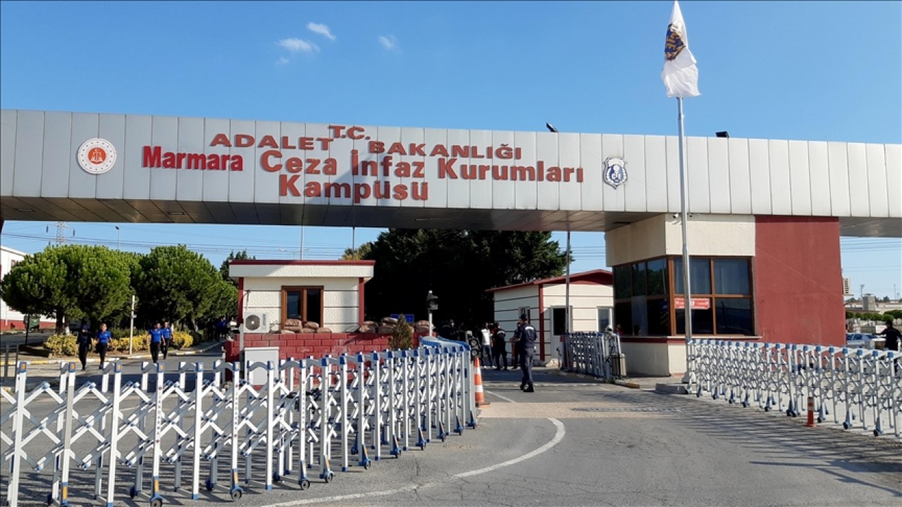 İBB soruşturması: Tutuklanan bazı kişiler farklı cezaevlerine sevk edildi