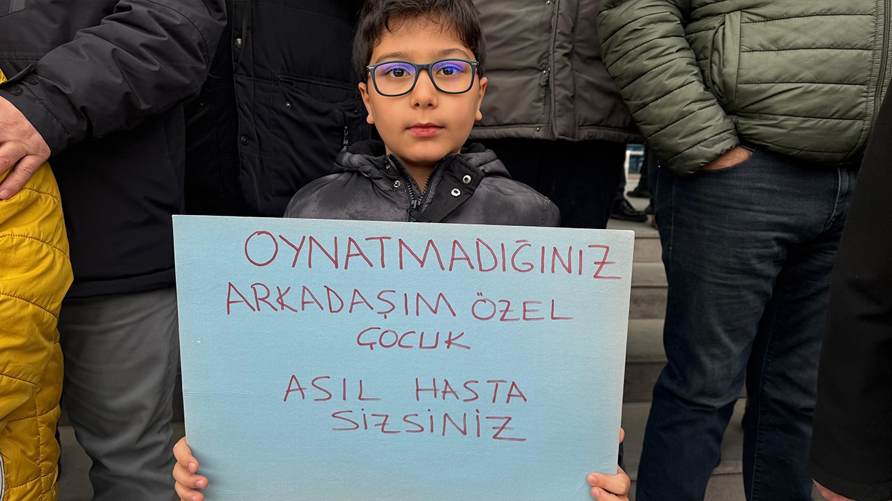 Down sendromlu çocuğu oyun alanına almayan AVM çalışanları, adli kontrol şartıyla serbest bırakıldı