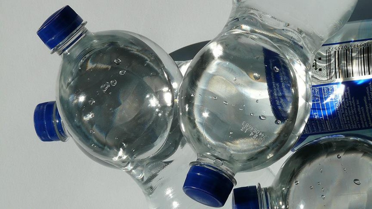 ‘Plastik şişeleri hayatımızdan çıkarmalıyız’