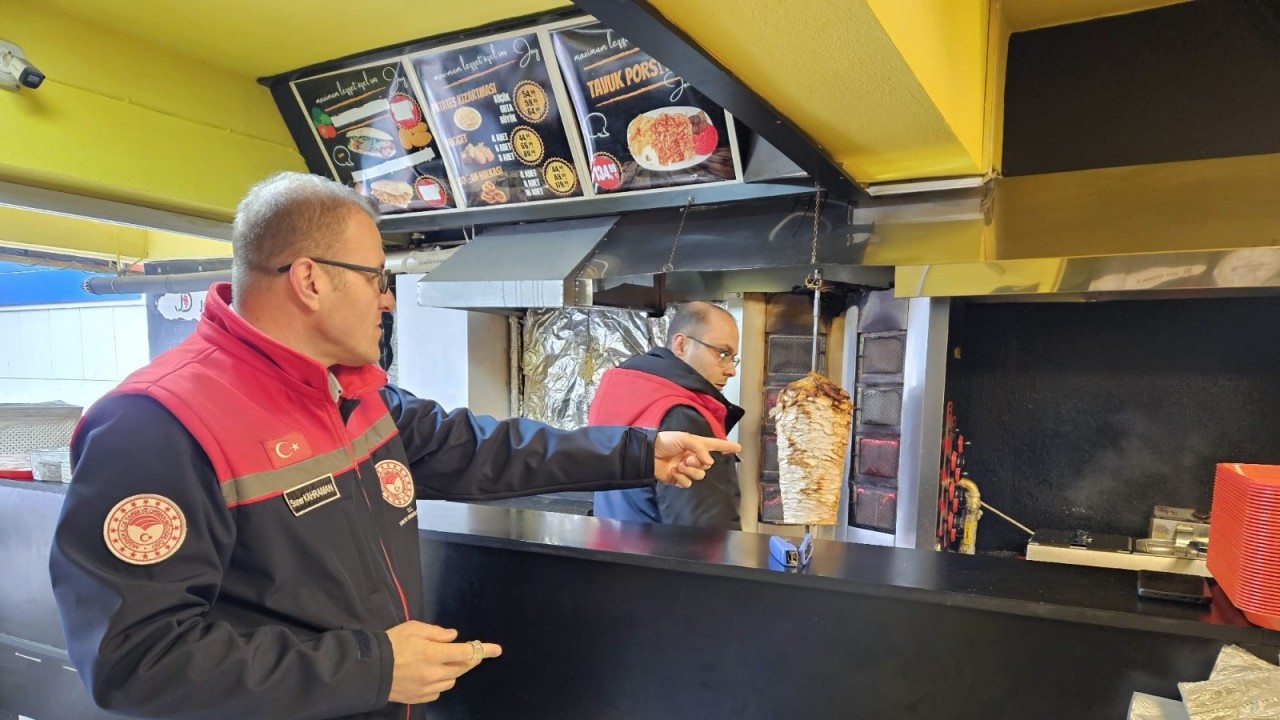Akşehir'de döner satış yerleri denetlendi
