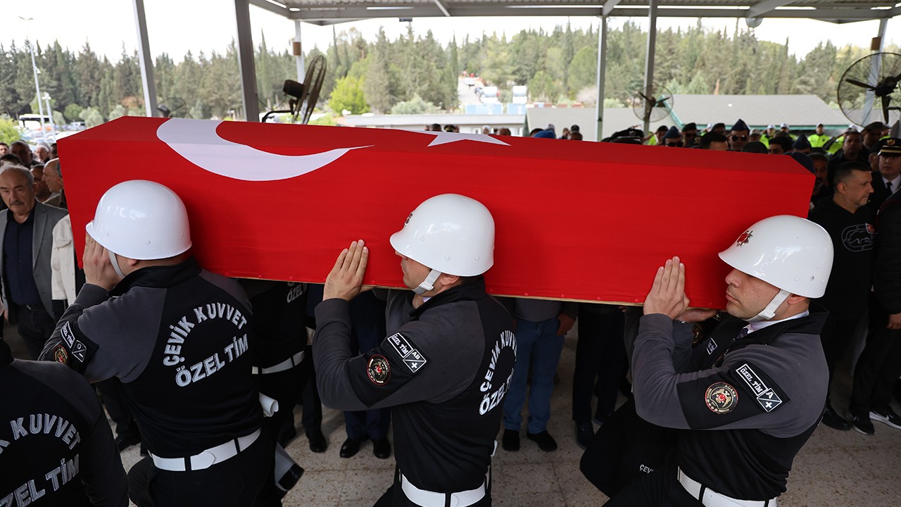 Şehit polis Esat Koyuncu son yolculuğuna uğurlandı