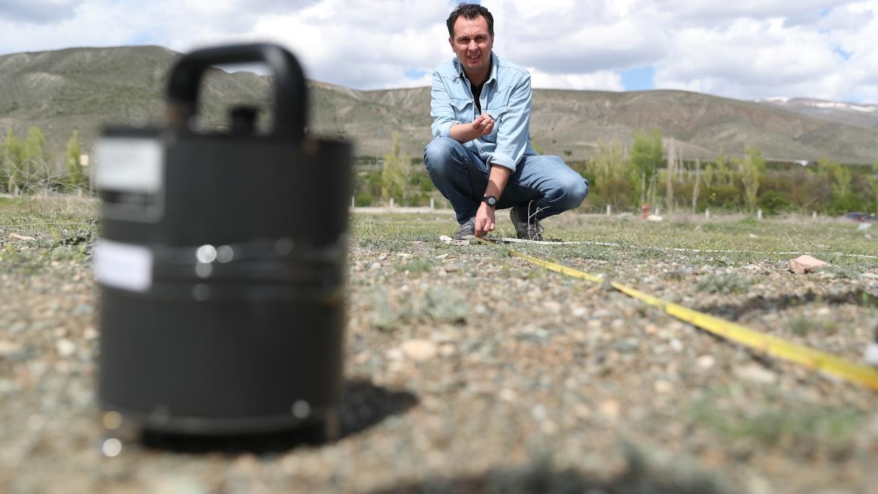 Türkiye'nin üçüncü deprem enstitüsü, fayların kesiştiği noktanın sismik hareketlerini izliyor