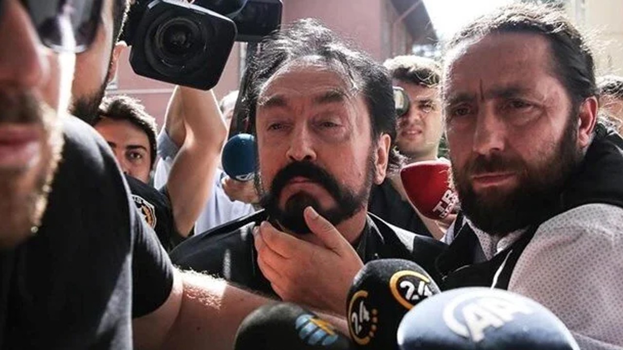 Adnan Oktar'a kara paradan beraat: "Kadınların bana sevgisi çok kıskanıldı"