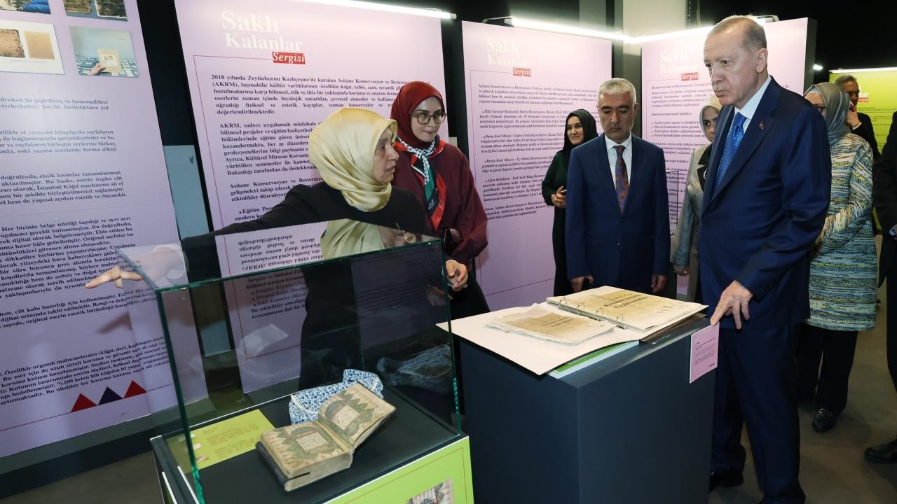Cumhurbaşkanı Erdoğan'dan, "Saklı Kalanlar" sergisine ziyaret