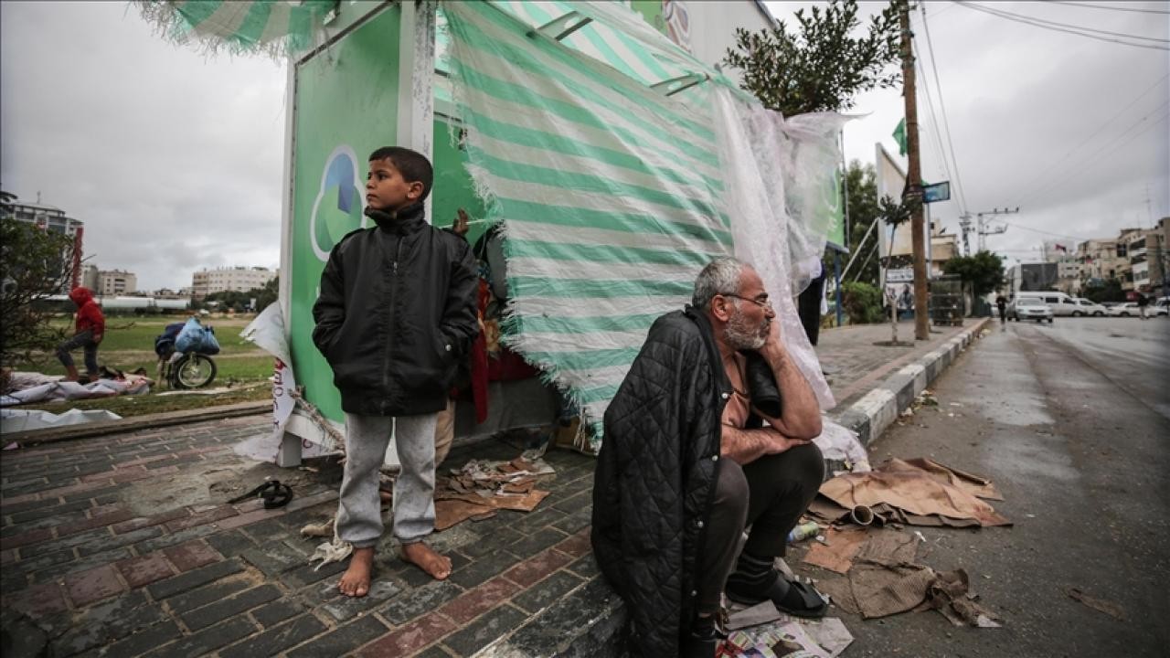 Katil İsrail'in Gazze'ye saldırılarında can kaybı 52 bin 495'e yükseldi