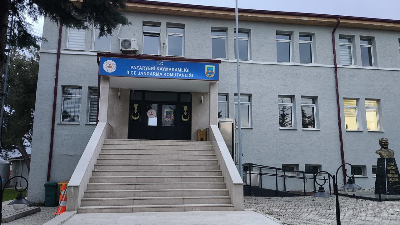 82 yaşındaki kadın "Askerim" diyen dolandırıcıya altınlarını verdi