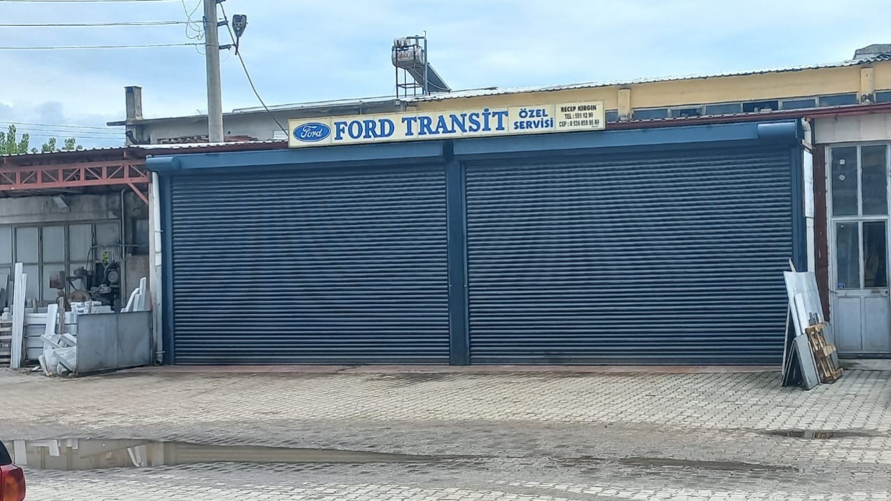 5 metrelik yükseklikten düşen esnaf yaşamını yitirdi