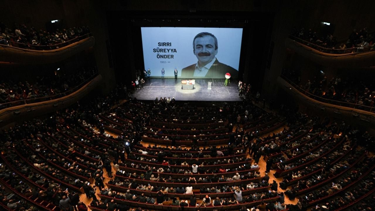 Sırrı Süreyya Önder son yolculuğuna uğurlanıyor