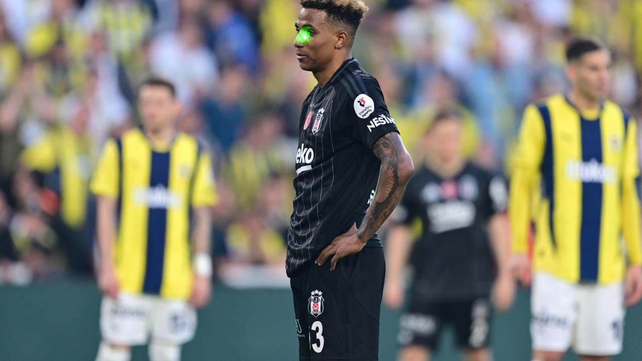 Derbide lazer tutan taraftar gözaltına alındı