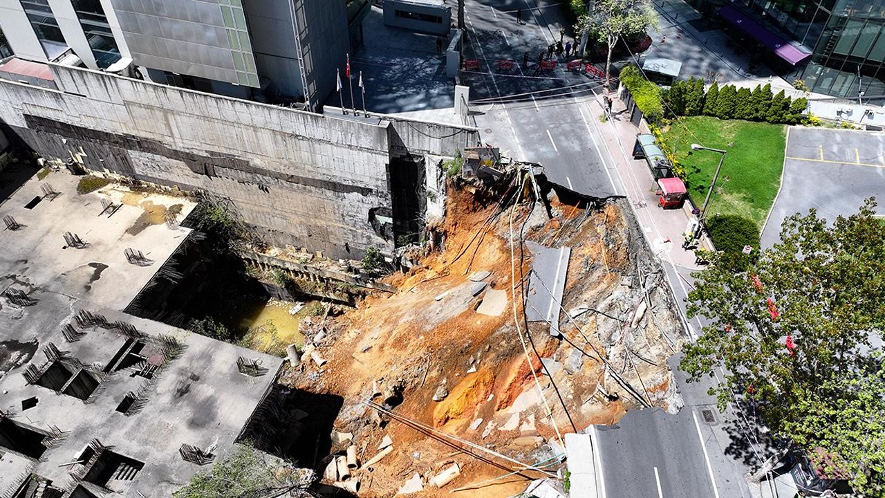 Çöken yol çalışmaları 3. gününde sürüyor