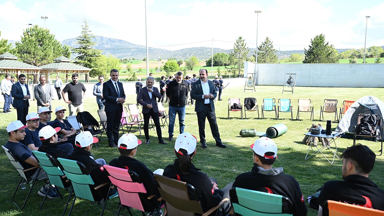 Başkan Altay Beyşehir Atabey Gençlik ve Eğitim Kampı’nda LİMA öğrencileriyle buluştu