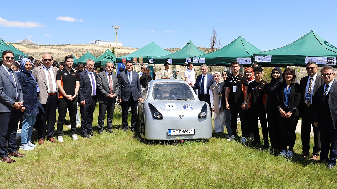 Geleceğin mühendisleri NEÜ Mühendislik Gençlik Festivalinde bir araya geldi