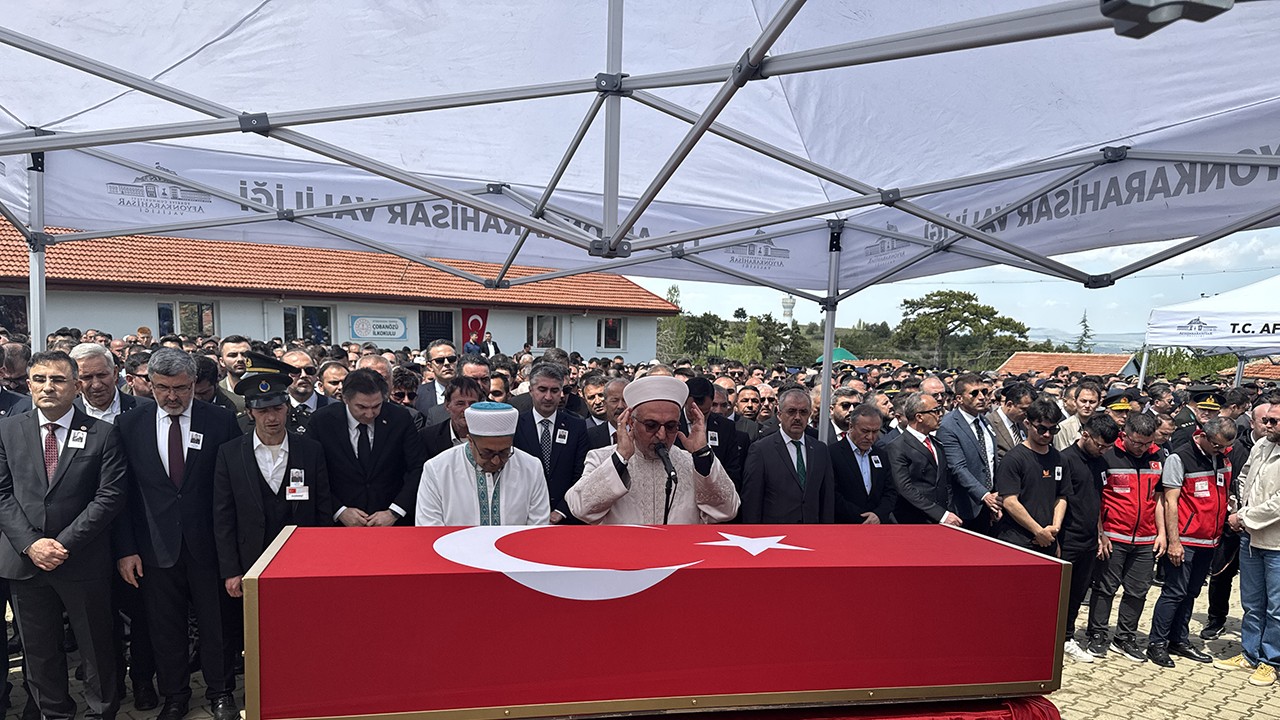 Şehit İstihkam Uzman Çavuş Önder Özen son yolculuğuna uğurlandı