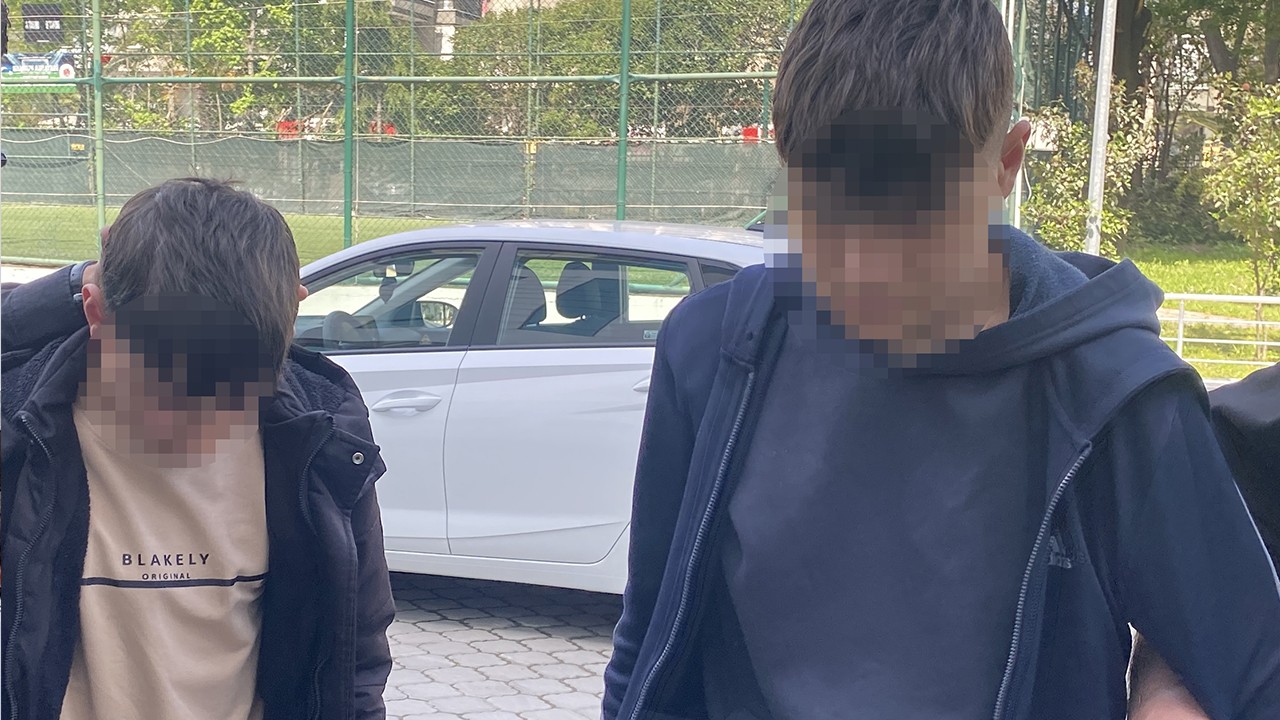 Husumetlilerin evine tüfekle ateş açtılar