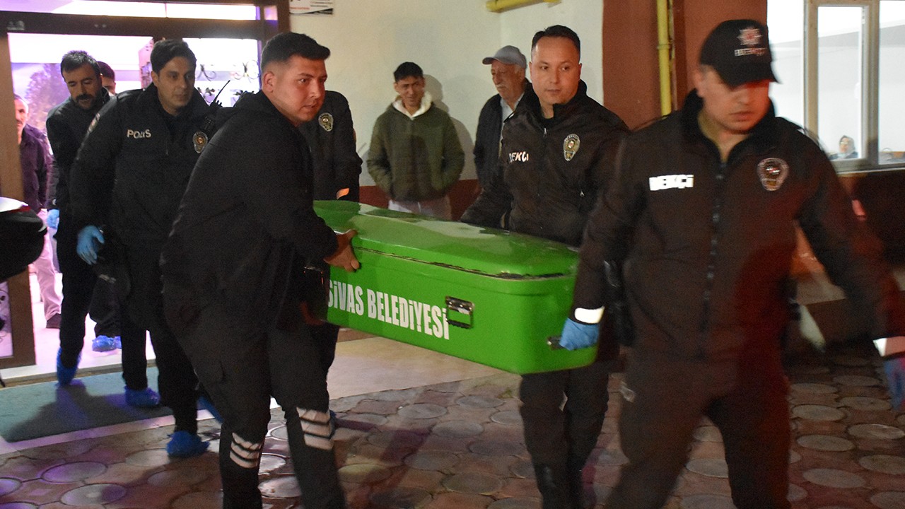 Evde boğazları kesilerek öldürülen 2 kardeşin babası, 5 yıldır kayıpmış