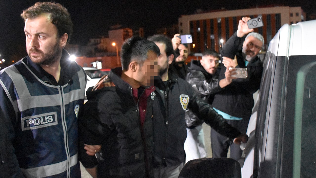 İki kardeşi ellerini plastik kelepçeyle bağlayıp vahşice katleden zanlı yakalandı: Binaya böyle girmiş!
