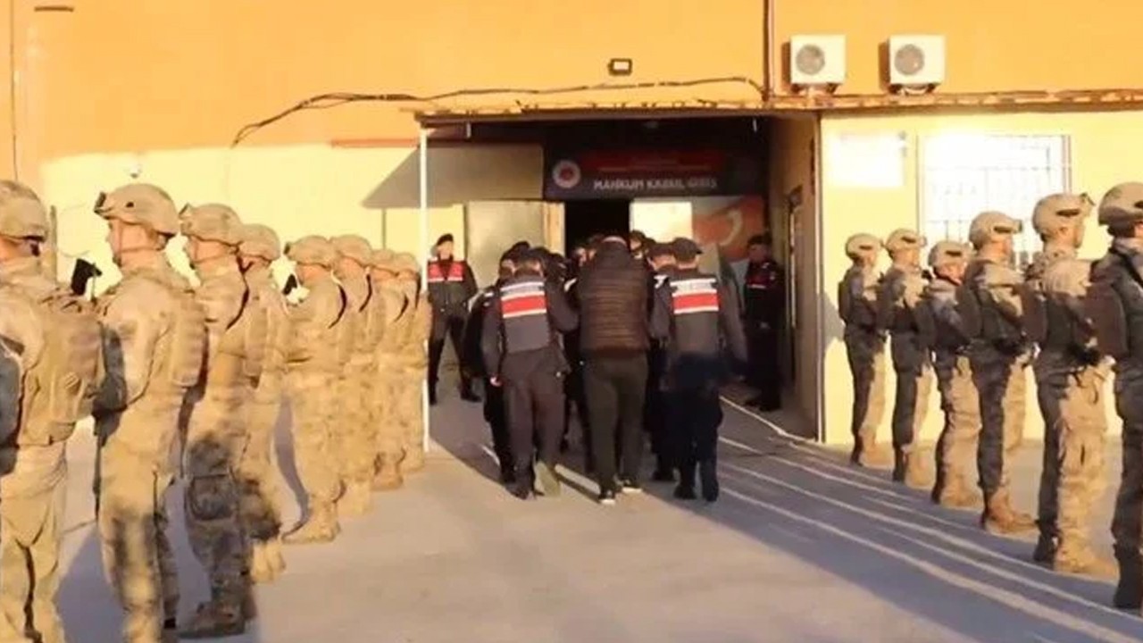 3 ilde tefeci operasyonu: 75 gayrimenkule ve 34 araca el konuldu